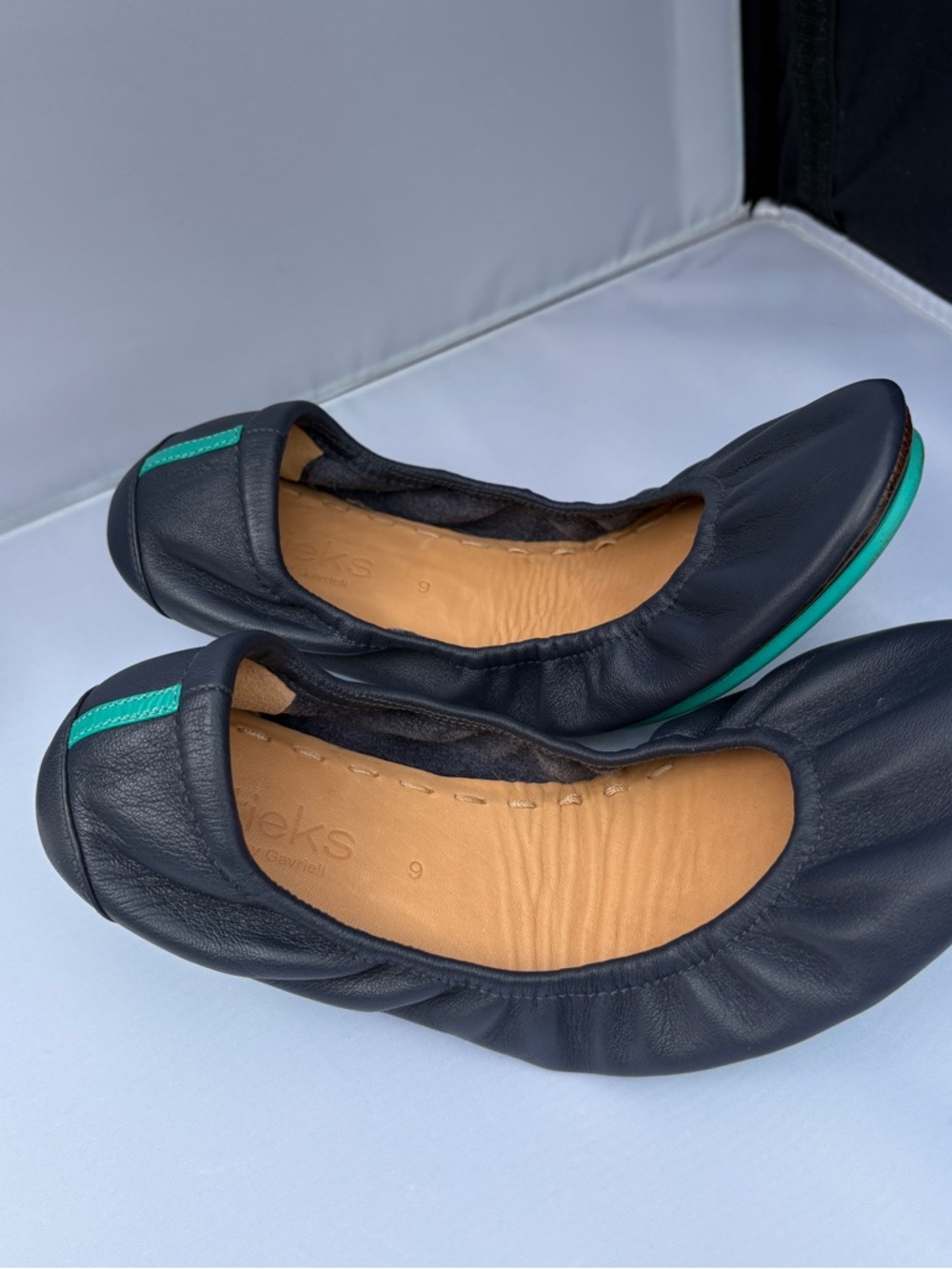 Tieks California Navy - Size 9 - Picture 8 of 9